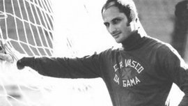 Умер вратарь, пропустивший исторический гол от Пеле Умер вратарь, пропустивший исторический гол от Пеле