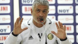 Тренер збірної Вірменії готовий піти у відставку після ганьби у матчі з Італією – його призначили два тижні тому Тренер збірної Вірменії готовий піти у відставку після ганьби у матчі з Італією – його призначили два тижні тому
