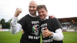 Президент Вольфсберга проиграл пари игрокам и стал лысым – фото безумных последствий Президент Вольфсберга проиграл пари игрокам и стал лысым – фото безумных последствий