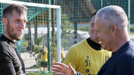 Десна – Рух: голкипер черниговцев удивил выбором лучшего игрока в составе соперника Десна – Рух: голкипер черниговцев удивил выбором лучшего игрока в составе соперника