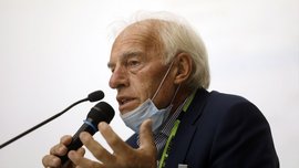Экс-тренер Шахтера: Путину я бы посоветовал пилой укоротить стол, который отдаляет его от общения Экс-тренер Шахтера: Путину я бы посоветовал пилой укоротить стол, который отдаляет его от общения