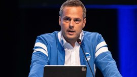 Казкова історія в Бундеслізі – ультрас Герти виграв вибори президента клубу Казкова історія в Бундеслізі – ультрас Герти виграв вибори президента клубу