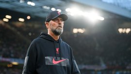 Клопп пропонував гроші гравцеві Ліверпуля, щоб власноруч змінити його зачіску — кумедне відео Клопп пропонував гроші гравцеві Ліверпуля, щоб власноруч змінити його зачіску — кумедне відео