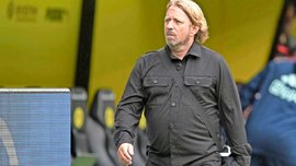 Аякс зі скандалом звільнив спортивного директора після фанатських погромів Аякс зі скандалом звільнив спортивного директора після фанатських погромів