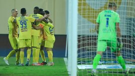 У Саудівській Аравії призначили найкурйозніший пенальті в історії – постраждав тренер, якого сватали до збірної України
У Саудівській Аравії призначили найкурйозніший пенальті в історії – постраждав тренер, якого сватали до збірної України