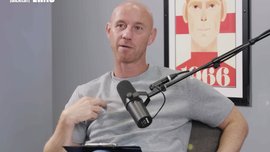 Легенда Манчестер Юнайтед подрался с охранником во время вечеринки – он выигрывал требл с манкунианцами Легенда Манчестер Юнайтед подрался с охранником во время вечеринки – он выигрывал требл с манкунианцами