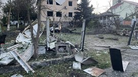 Скандальна екс-дружина Ващука показала руйнування свого будинку внаслідок російських бомбардувань Скандальна екс-дружина Ващука показала руйнування свого будинку внаслідок російських бомбардувань