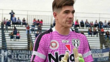 Голкипер Альмагро Факундо Эспиндола был зарезан на улице другим футболистом Голкипер Альмагро Факундо Эспиндола был зарезан на улице другим футболистом
