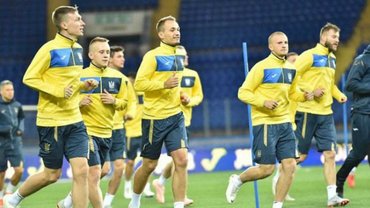 Збірна України вилетіла у Словаччину на матч Ліги націй Збірна України вилетіла у Словаччину на матч Ліги націй