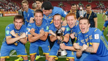 "Лунин и Супряга – герои, а Украина достигла вершины мира": европейски СМИ – о победе "сине-желтых" на ЧМ-2019 U-20 "Лунин и Супряга – герои, а Украина достигла вершины мира": европейски СМИ – о победе "сине-желтых" на ЧМ-2019 U-20