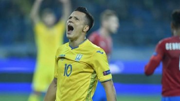 Коноплянка не поїхав з Шальке на тренувальний збір – відхід з клубу все ближчий Коноплянка не поїхав з Шальке на тренувальний збір – відхід з клубу все ближчий