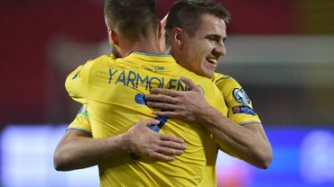 Збірній України влаштували теплий прийом після тріумфального завершення відбору на Євро-2020 – атмосферні фото Збірній України влаштували теплий прийом після тріумфального завершення відбору на Євро-2020 – атмосферні фото