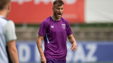 "Зате в нас є Ярмоленко": фани Вест Хема шаленіють від божественного трюку конкурента українця – так завершують кар'єри "Зате в нас є Ярмоленко": фани Вест Хема шаленіють від божественного трюку конкурента українця – так завершують кар'єри