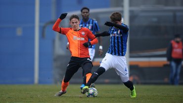 Шахтер U-19 в тяжелом матче проиграл Аталанте U-19 и без побед завершил выступления в Юношеской лиге УЕФА Шахтер U-19 в тяжелом матче проиграл Аталанте U-19 и без побед завершил выступления в Юношеской лиге УЕФА