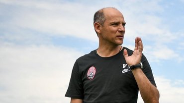"Не думаю, що у Зорі якась велика сила в кабінетах": Скрипник виступив за поновлення сезону УПЛ "Не думаю, що у Зорі якась велика сила в кабінетах": Скрипник виступив за поновлення сезону УПЛ
