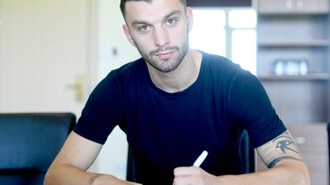 "Про звільнення Чижевського дізнався з Instagram, Санжара мені також шкода": прощальне інтерв'ю екс-легіонера Карпат "Про звільнення Чижевського дізнався з Instagram, Санжара мені також шкода": прощальне інтерв'ю екс-легіонера Карпат