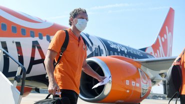 Єврокубкові коронавірусні пригоди Шахтаря: день перший – приліт та тренування у "німецькому Донбасі" Єврокубкові коронавірусні пригоди Шахтаря: день перший – приліт та тренування у "німецькому Донбасі"