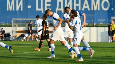 Динамо змінює транслятора і йде з 2+2, Суркіс розглядає два варіанти, – журналіст Динамо змінює транслятора і йде з 2+2, Суркіс розглядає два варіанти, – журналіст