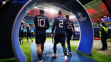 Гріліш і ще дві зірки Манчестер Сіті засвітилися п'яними біля бару – вражаюча реакція Гвардіоли на відео з підопічними