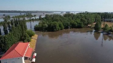 Футбольний стадіон пішов під воду після підриву Каховської ГЕС – фото наслідків техногенної катастрофи Футбольний стадіон пішов під воду після підриву Каховської ГЕС – фото наслідків техногенної катастрофи