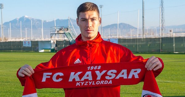 Спортивні новини: форвард отримав квартиру як нагороду за свій вражаючий гол у Лізі чемпіонів, в той час як півзахисник вразив Луческу, відзначившись двома забитими м'ячами у матчі проти суперника. У той же час, екс-агент Яремчука став...